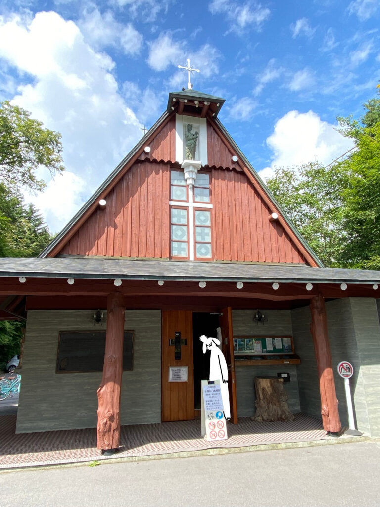 0歳児と一緒に行った軽井沢で訪れた軽井沢聖パウロカトリック教会の外観