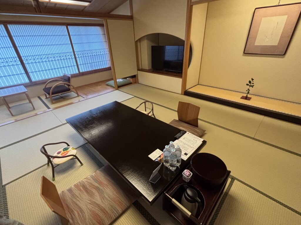 2024年に行った熱海古屋旅館の客室室内