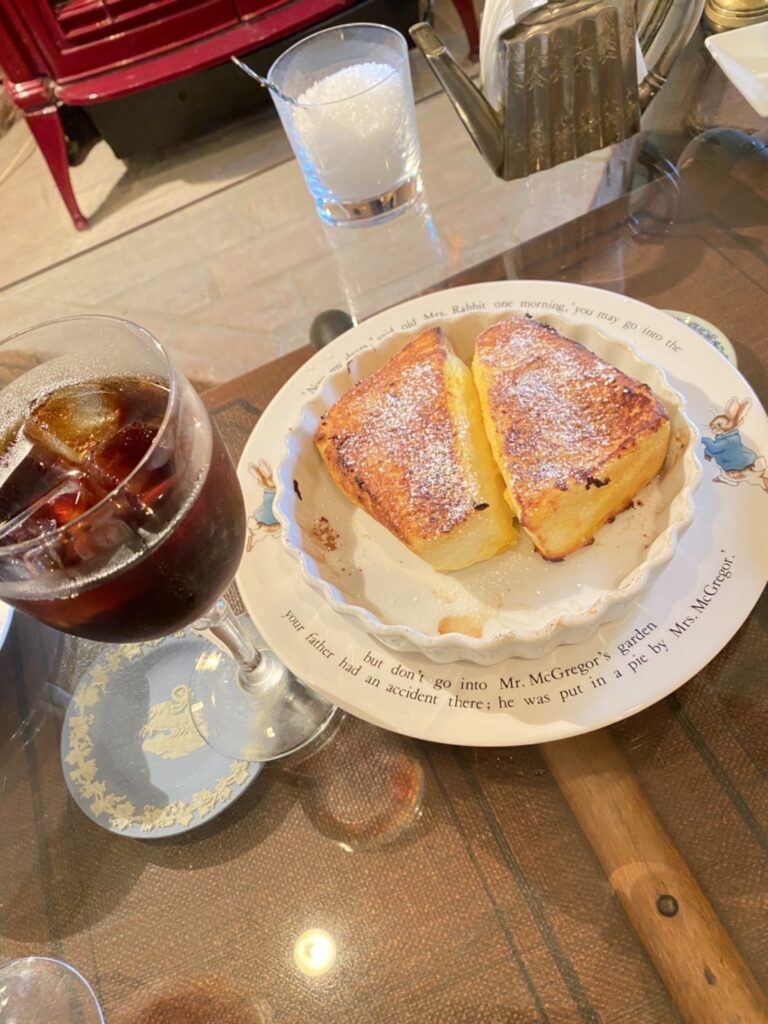 カフェ・ル・プティ・ニ・トロワ（cafe Le Petit Nid ３）のフレンチトースト予約制