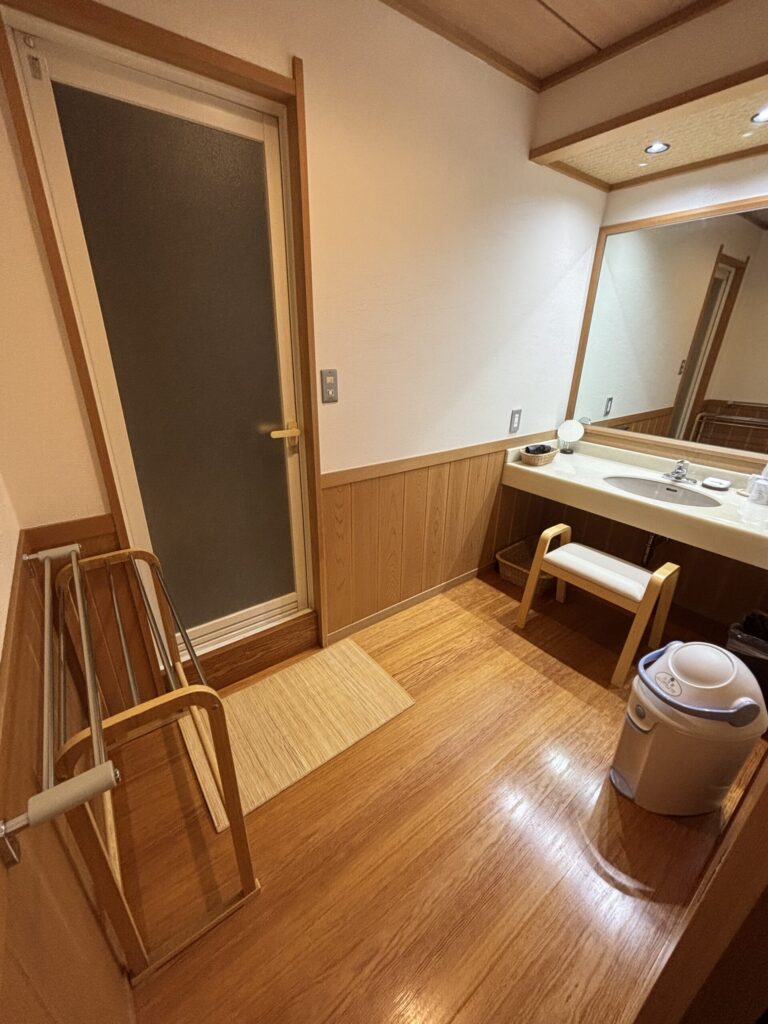 2024年に行った熱海古屋旅館の客室の脱衣所