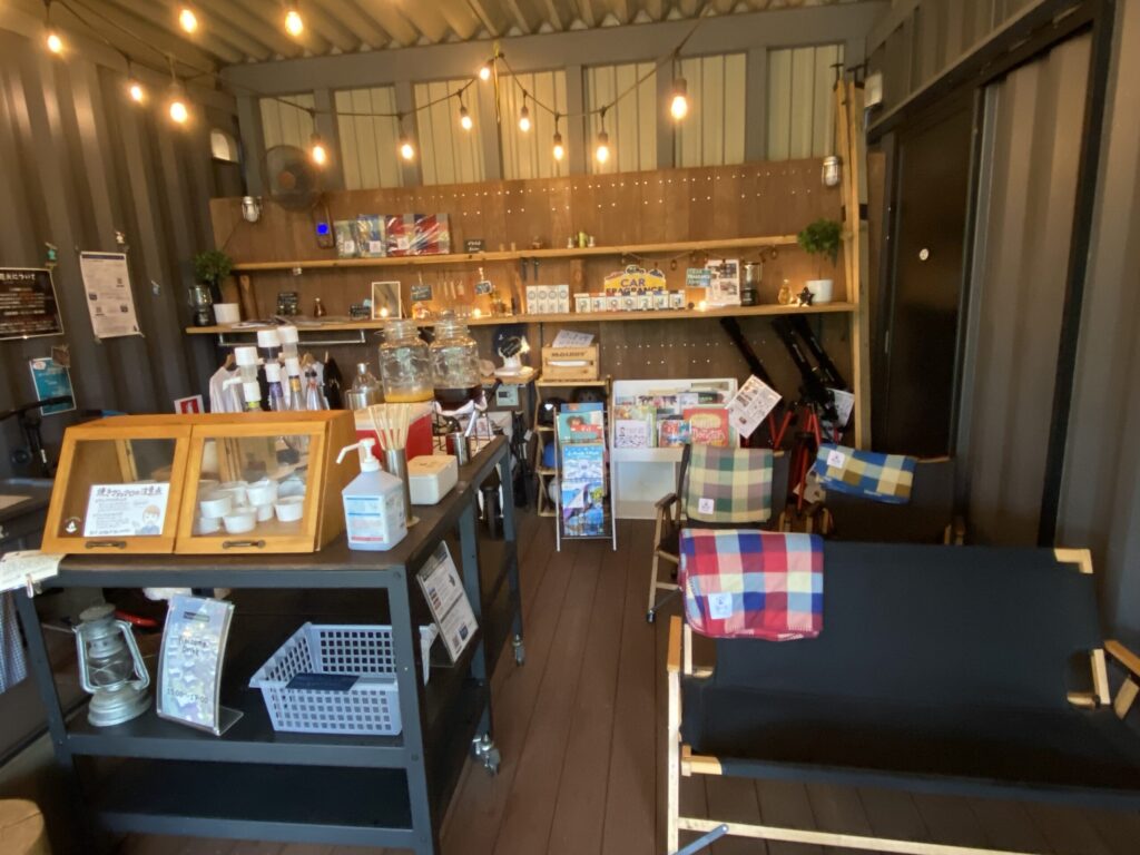 藤乃煌のアメニティ館。マシュマロから絵本、ドリンクや化粧品など置いてある
