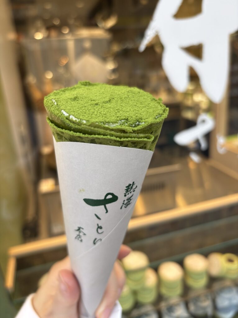 熱海銀座商店街昭和の人気クレープ屋さんの抹茶クレープ