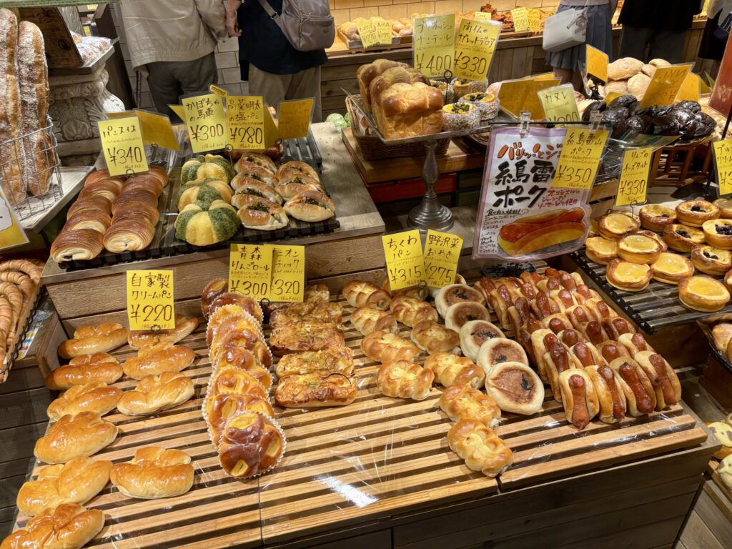 グランベリーパークのパン屋さんいろんな種類が焼きたてでどれも美味しい