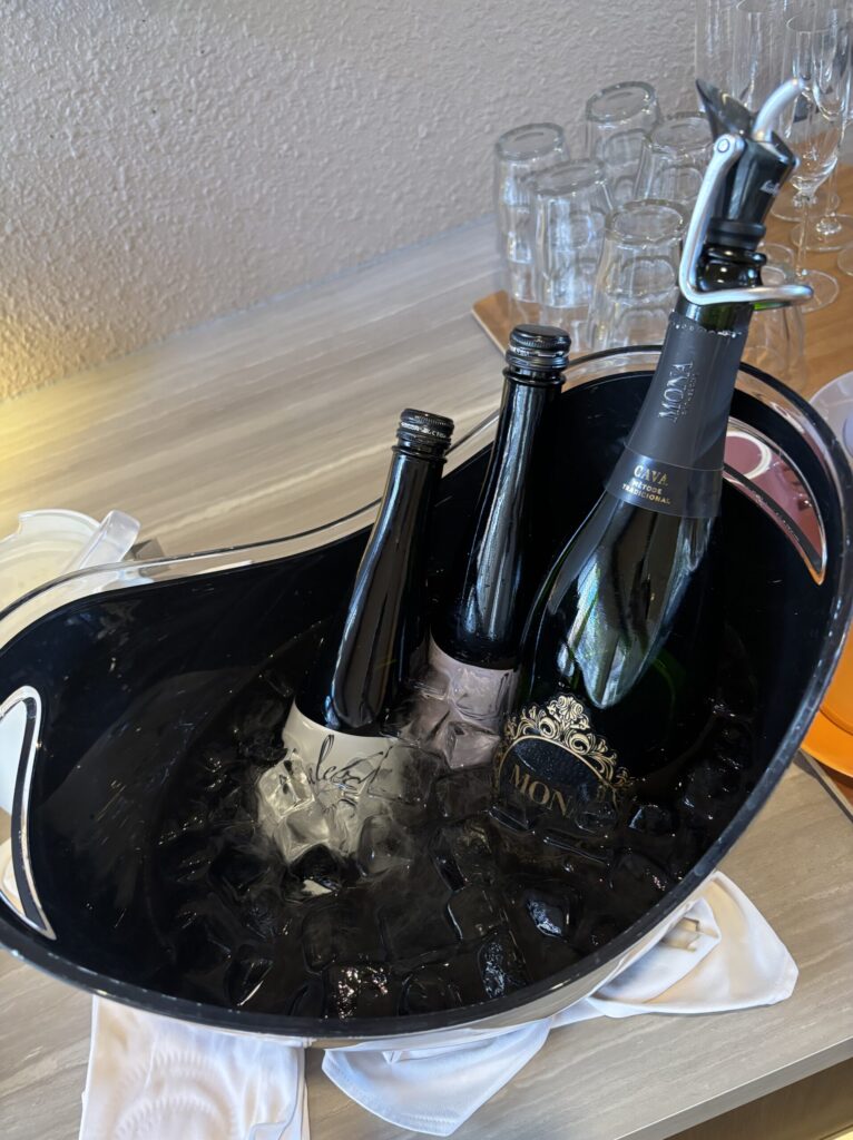 ラウンジ飲み物ワイン