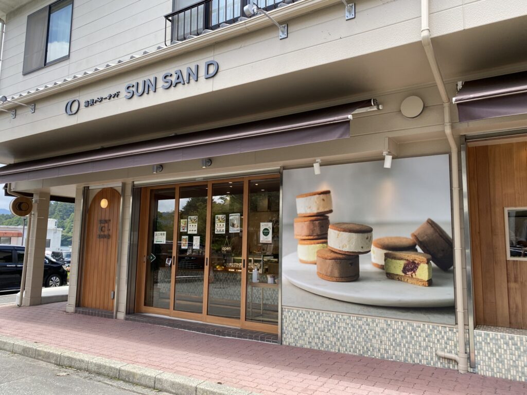 有名なバターサンド屋さん。夏だったのもあり空いていた