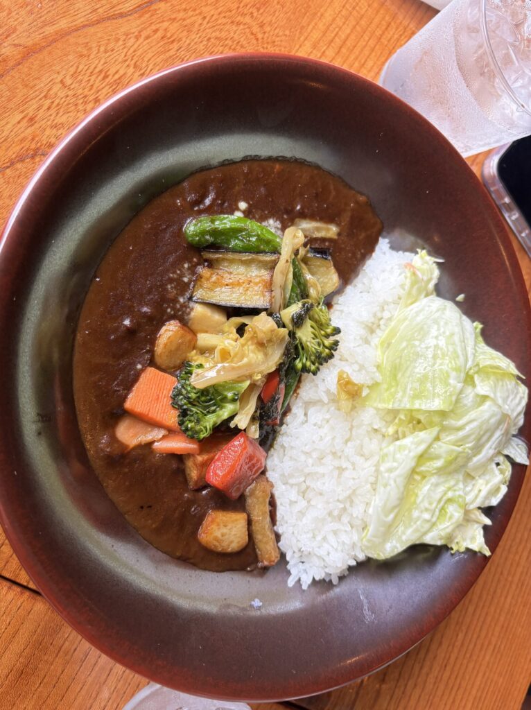 鎌倉珊瑚礁、野菜カレーライス少な目
