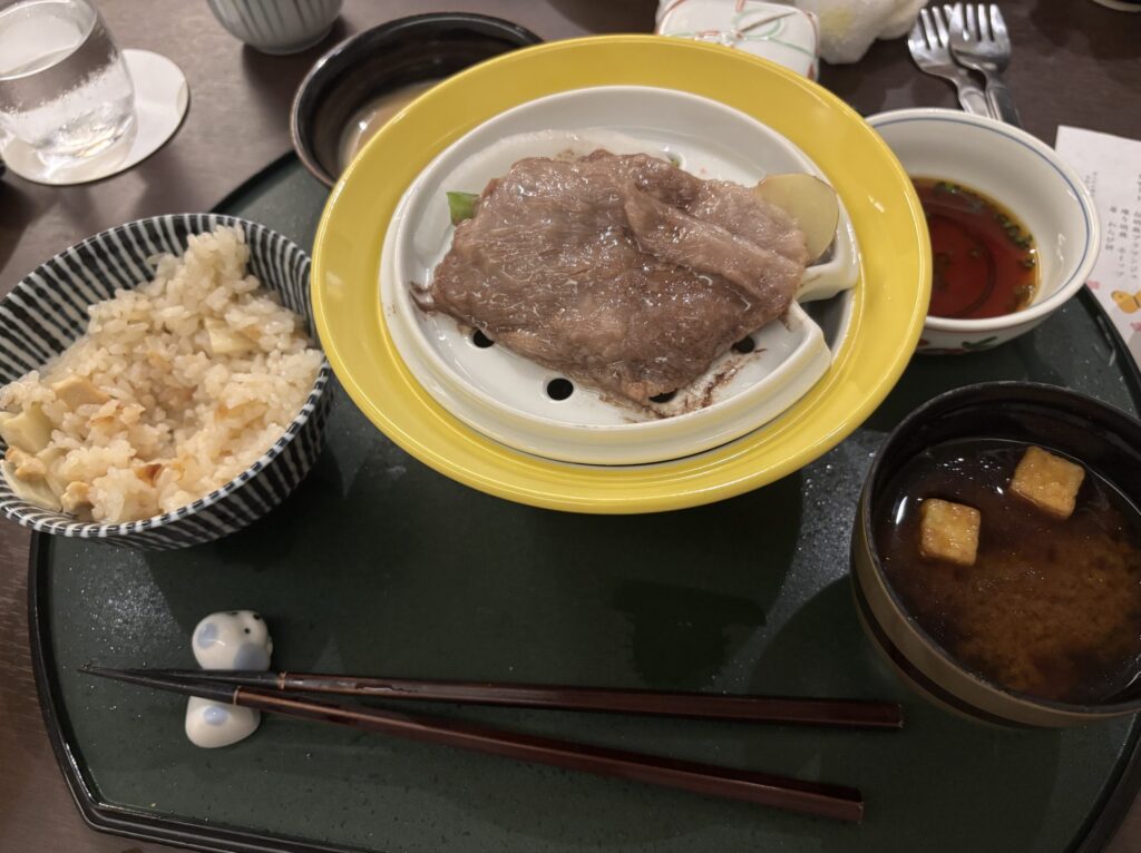 レジーナリゾート鴨川の夕飯。松坂牛とごはん