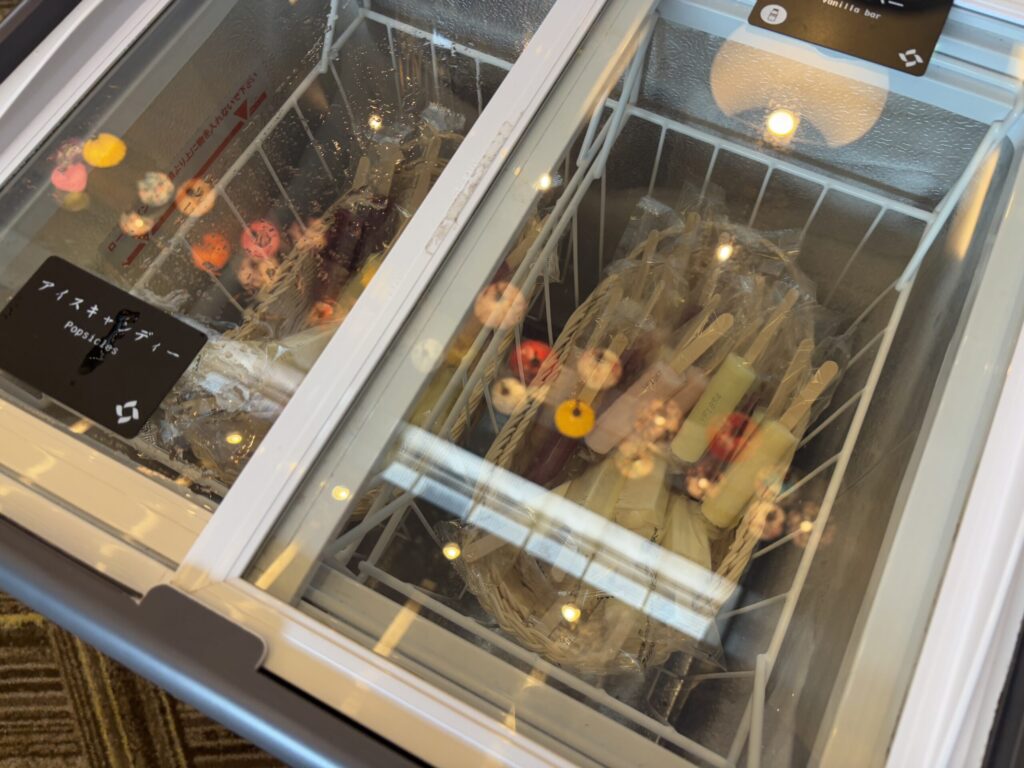 グランレトーレ湯河原のデザートコーナー。アイスキャンディーがあった
