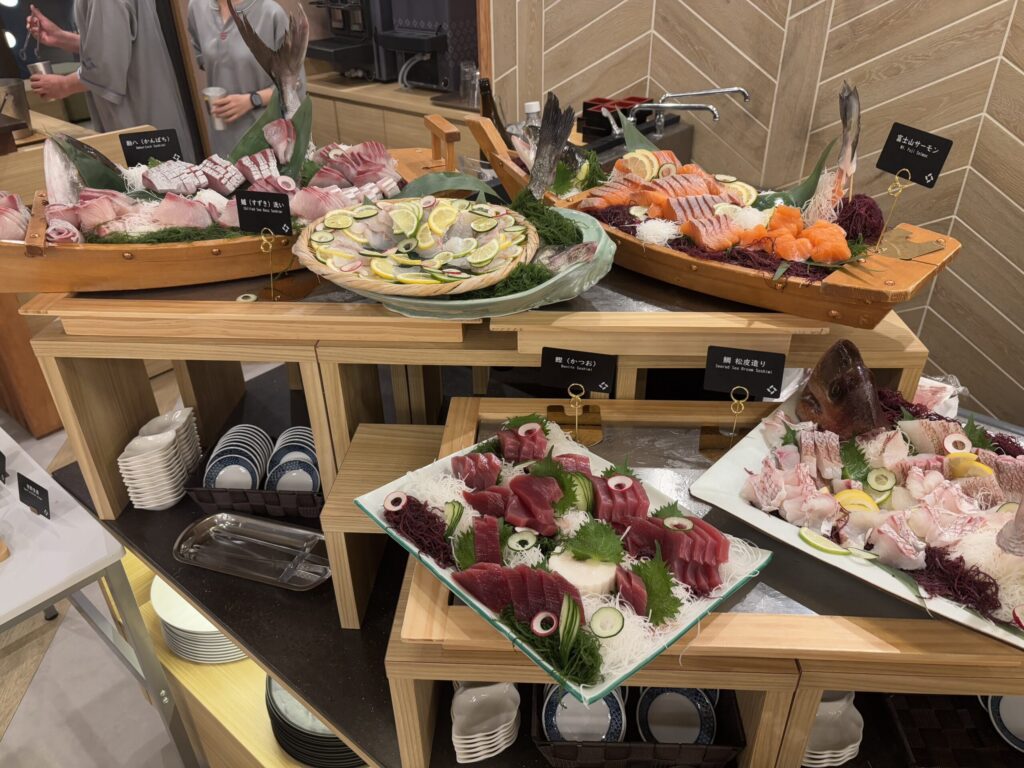 グランレトーレ湯河原の夕食バイキングのお刺身