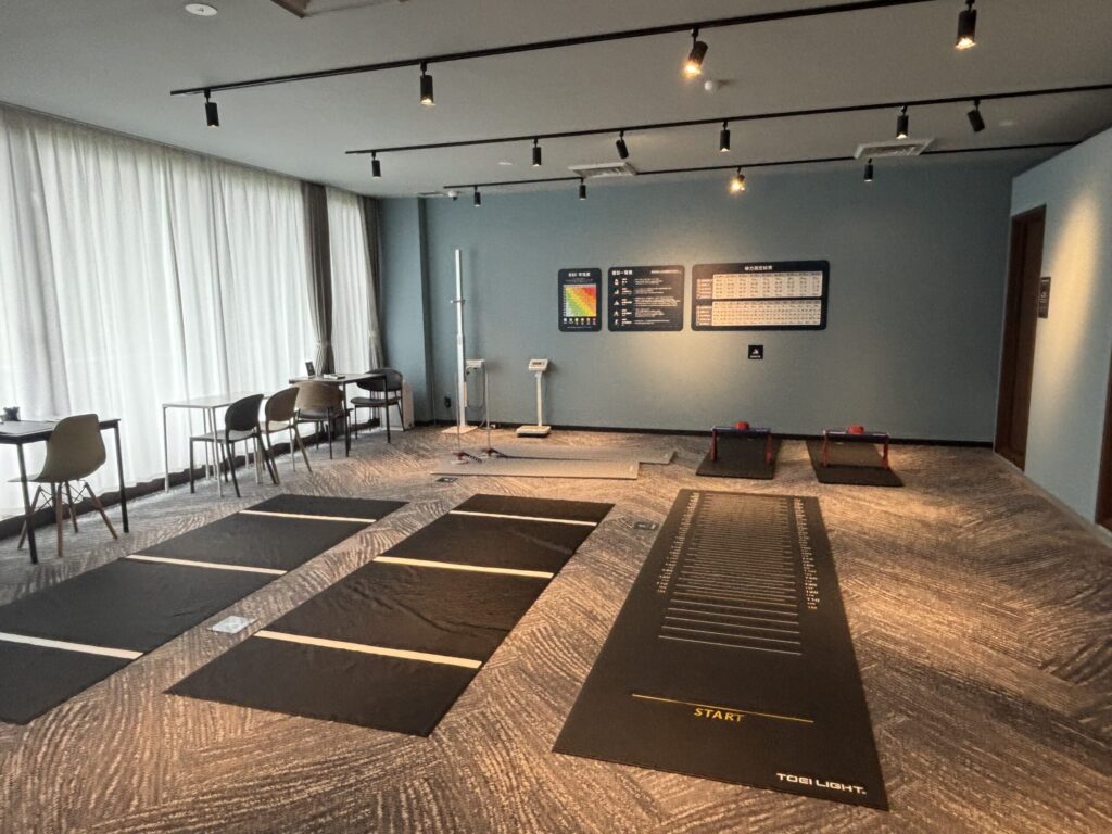 グランレトーレ湯河原の体力測定場所。用紙に記入もできる