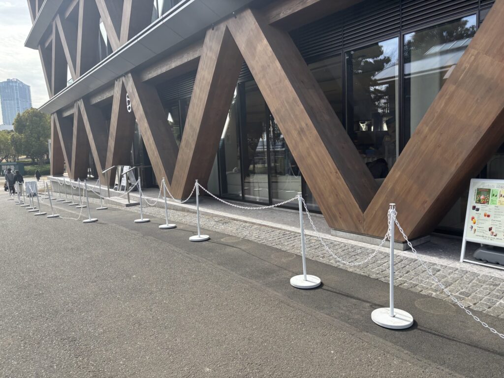 I'm donut ?の建物入口