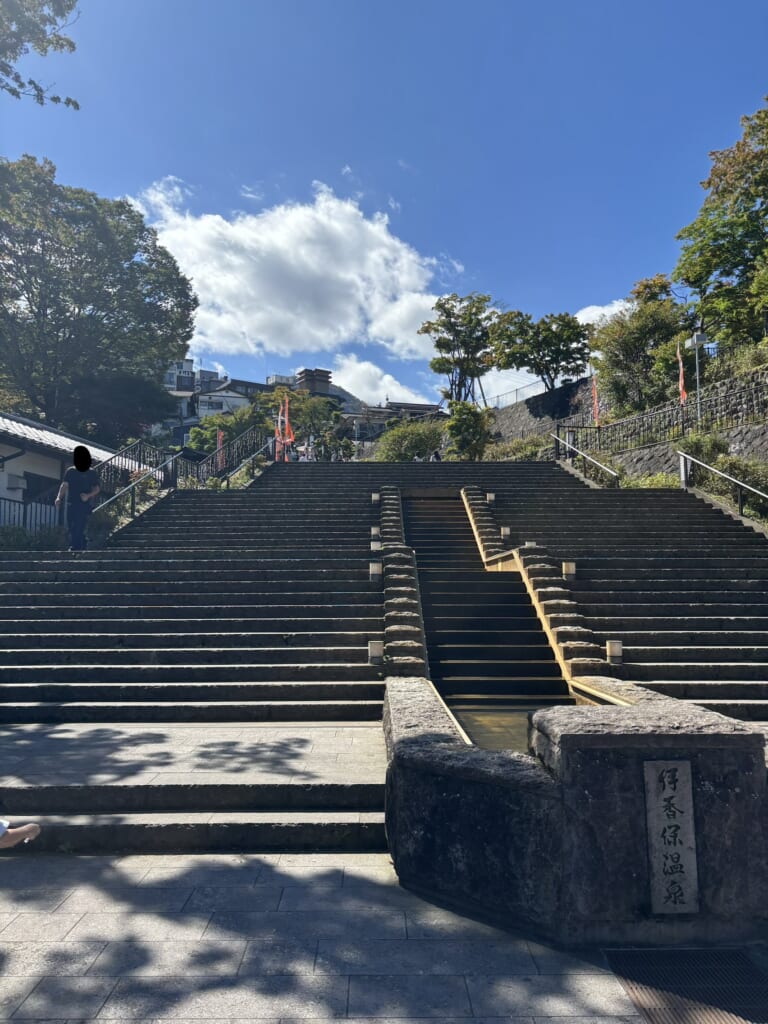 365段の石段