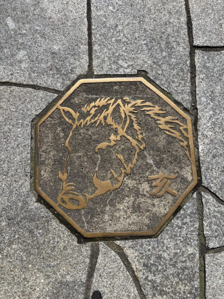 干支のマンホール